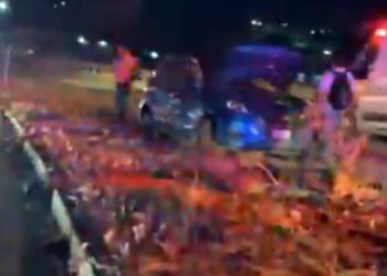 Hasta el momento, no se reportaron víctimas mortales por el accidente.