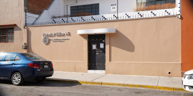 Los libros notariales y apéndices se encuentran en poder de la Dirección General de Notarías y Archivo General de Notarías, además de que su sello fue destruido.