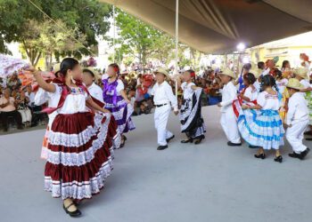 Guelaguetza Infantil en Xoxocotlán refuerza riqueza cultural