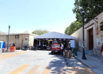 Por expo feria suspenden clases en la primaria Benito Juárez de la capital oaxaqueña