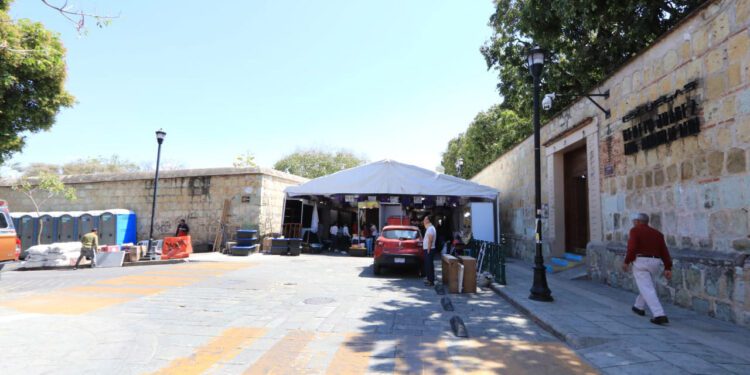 Por expo feria suspenden clases en la primaria Benito Juárez de la capital oaxaqueña