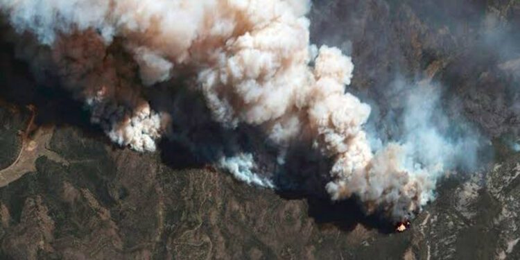 Incendio Tomaltepec: gruesa capa de humo en Valles Centrales