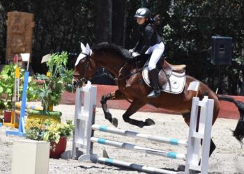 Ana Paula superó exitosamente las pruebas de training y clasificó en la categoría de verticales a 60 cm.