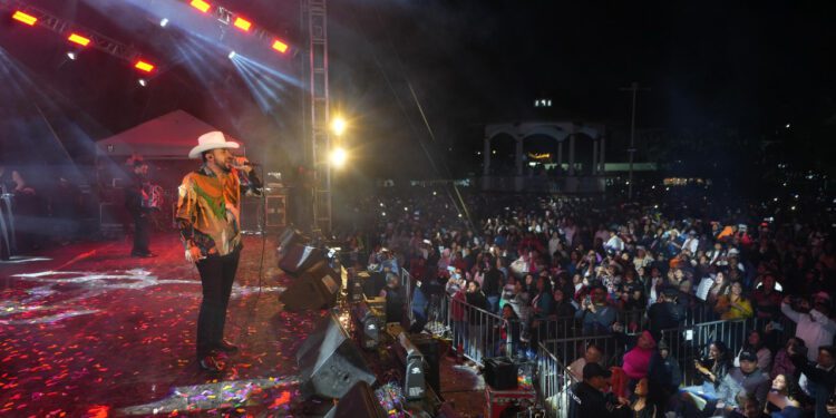 Con música, tradición y alegría, Xoxocotlán se despide de los Martes de Brujas 2025