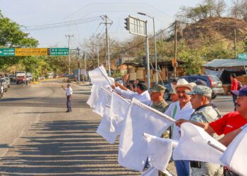 Pochutla refuerza seguridad en playas durante Semana Santa