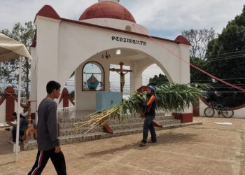 Viacrucis de San Juan Chapultepec, tradición de medio siglo en la capital oaxaqueña