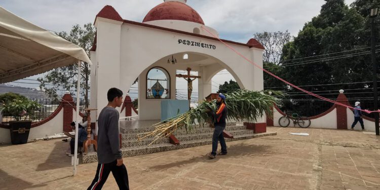 Viacrucis de San Juan Chapultepec, tradición de medio siglo en la capital oaxaqueña