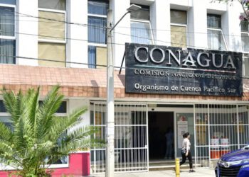 Demandan a Conagua liberar lagos del campo de golf de Huatulco