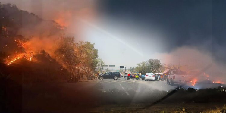 VIDEO: Bloqueo en la Carretera Federal Oaxaca-Istmo por Incendio Forestal en Santo Domingo Tomaltepec