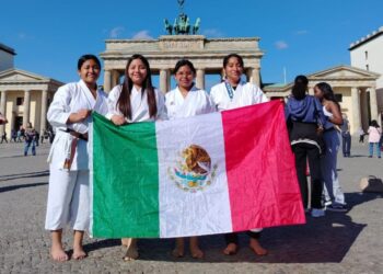 Karatecas oaxaqueñas ganan oro, plata y bronce en Berlín