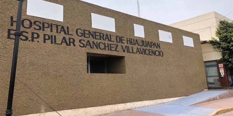 La adulta mayor fue trasladada al área de urgencia del Hospital General Pilar Sánchez Villavicencio.