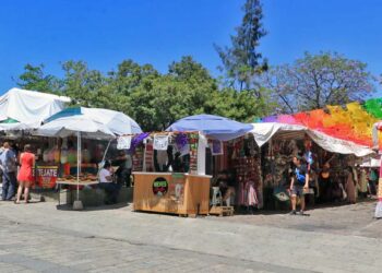 Foto: Adrián Gaytán // La expoferia sigue en el jardín Antonia Labastida.