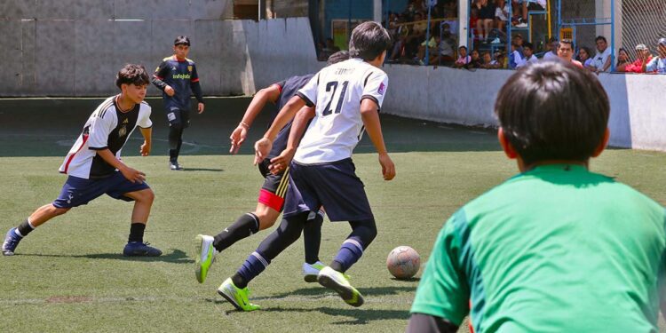 Fotos: Leobardo García Reyes // La Liga Galaxia prepara su torneo de Semana Santa.