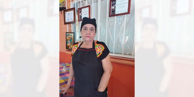 La cocinera tradicional Raquel Silva Méndez invita a visitar Cuicatlán.