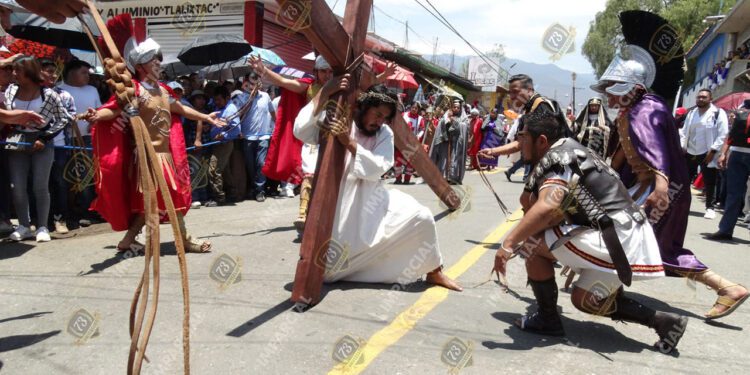 Viacrucis en Tlalixtac;  una tradición de fe