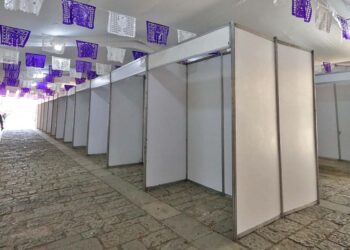Foto: Adrián Gaytán // Las autoridades informaron que no habrá pago discrecional para el comercio de temporada.