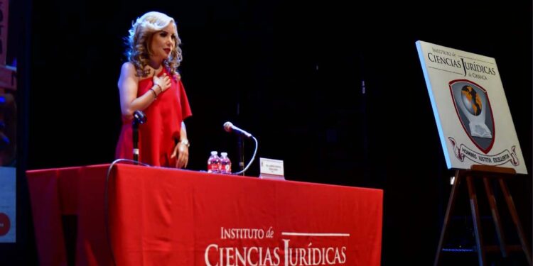 Foto: Rubén Morales // Lorena Pérez Romo impartió la conferencia magistral “El feminicidio, Retos y Perspectiva actual.