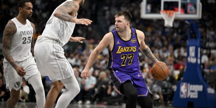 Luka Doncic lidera victoria de Lakers sobre Dallas