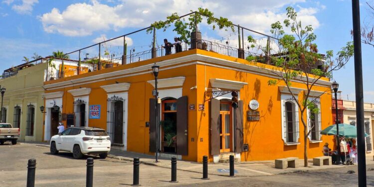 Fotos: Adrián Gaytán // Más de 400 terrazas en el Centro Histórico de Oaxaca.