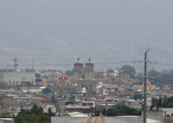 Foto: Jesús Santiago // Mala calidad del aire se respiró a principios de la semana pasada por los incendios en comunidades cercanas a la capital.