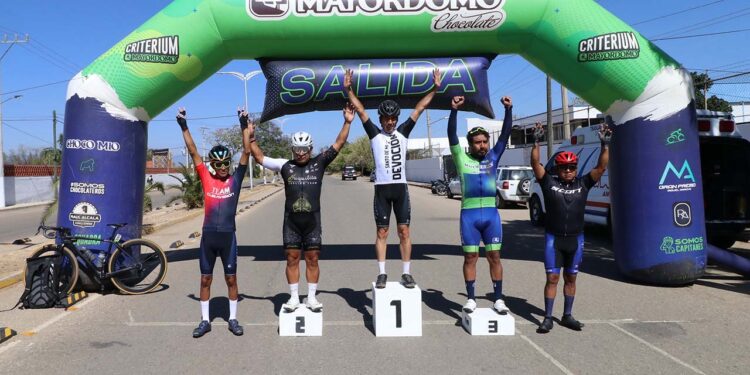 Fotos: Leobardo García Reyes // Podio de vencedores de la categoría Juvenil Élite.