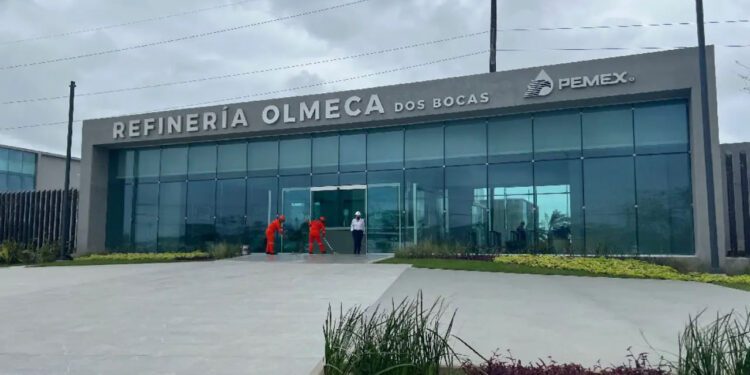 México exporta cargamento de DUBA desde la refinería Olmeca