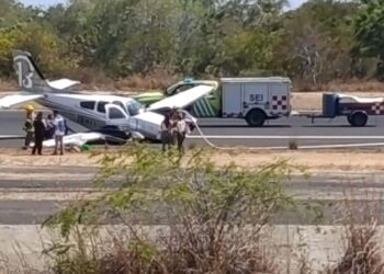 Trascendió que la avioneta provenía de Colombia con tres personas a bordo.