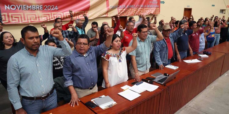 Foto: Archivo El Imparcial // Tras vacaciones de Semana Santa, el magisterio oaxaqueño retoma el camino para el Paro Nacional Indefinido.