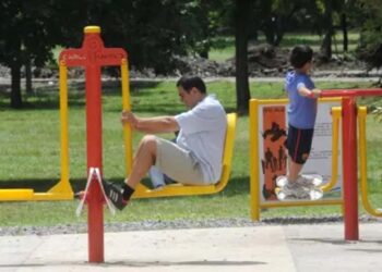Actualmente llevan a cabo el mantenimiento de las canchas deportivas del Centro Recreativo de Juxtlahuaca.