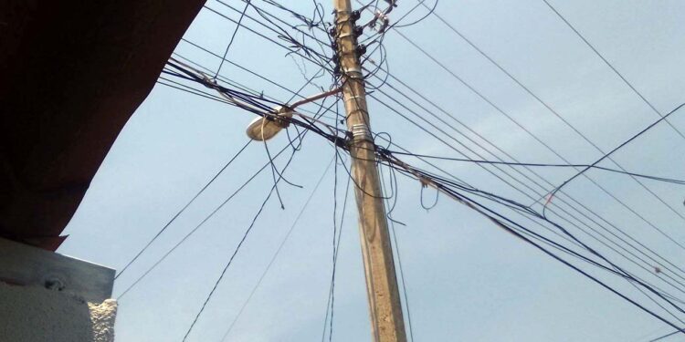 Foto: redes sociales // Exigen a la CFE una respuesta inmediata y soluciones reales al problema eléctrico en Puerto Escondido.