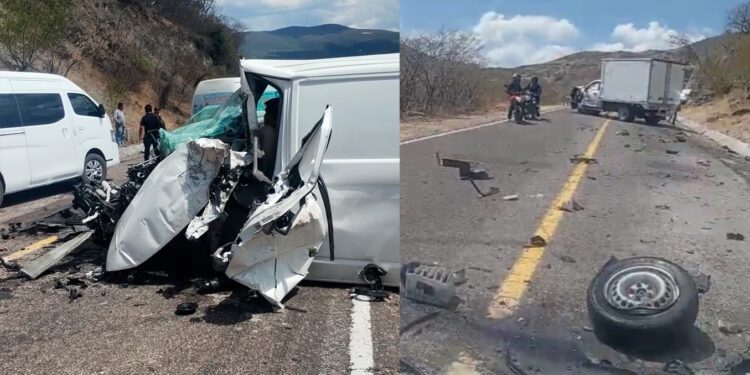 VIDEOS | ¡Encontronazo! Camionetas chocan de frente en la carretera Huajuapan-Tamazulápam