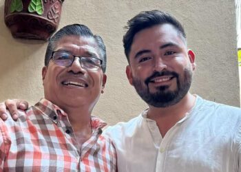 Grave accidente involucra a líder de Morena; deja tres heridos