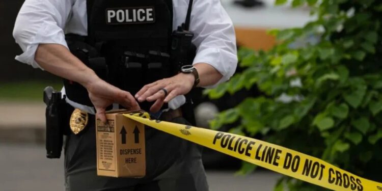 ¡Terror en Miami-Dade! Tiroteo en concesionario deja cuatro heridos y caos en plena zona comercial