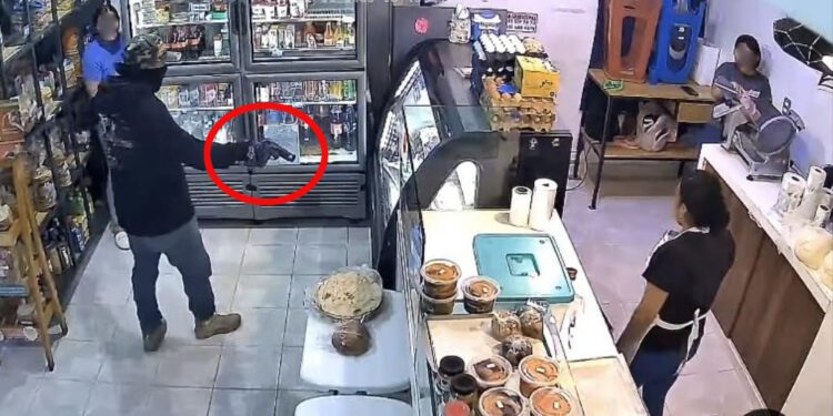 VIDEO | ¡Asalto armado en tienda Arce! Video viral desata indignación y pone en evidencia la inseguridad