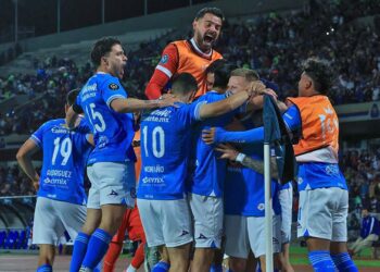 Cruz Azul le ganó al América 2-1.