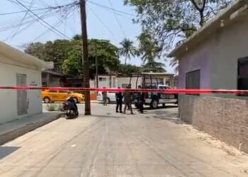 ¡Ejecutan a persona, y otra herida, dentro de bar y escapan sin dejar rastro en Salina Cruz!