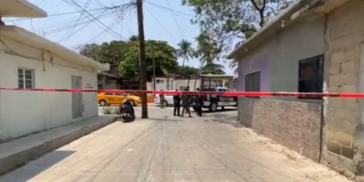 ¡Ejecutan a persona, y otra herida, dentro de bar y escapan sin dejar rastro en Salina Cruz!