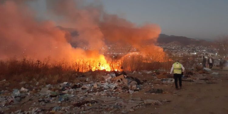 Reconocen 11 incendios activos en Oaxaca