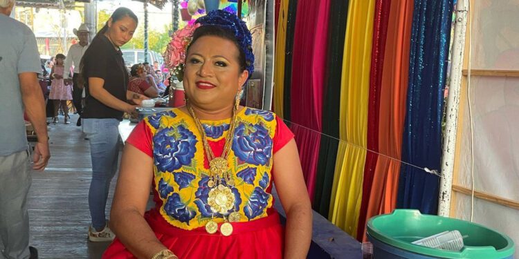 ¡Grecia rompe esquemas! La primera muxe que audiciona para la Guelaguetza en traje de tehuana