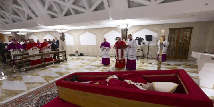 Funeral del Papa Francisco será el sábado 26 de abril en la Plaza de San Pedro
