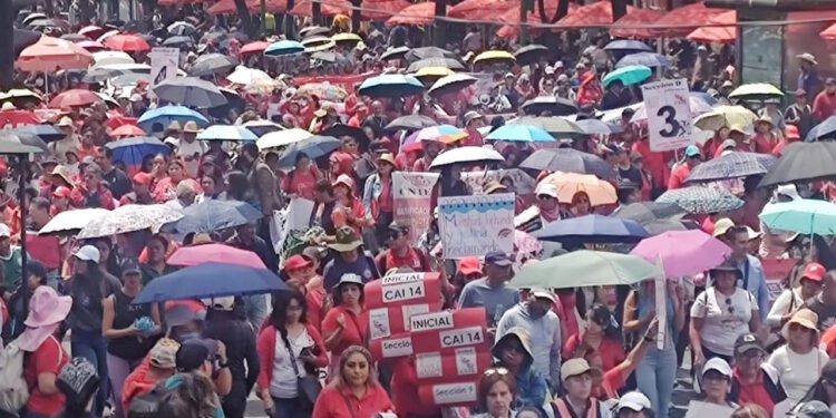 Información difundida por la CNTE señala que el próximo 8 de mayo sostendrán la mesa de negociación pactada con la presidenta de la República.