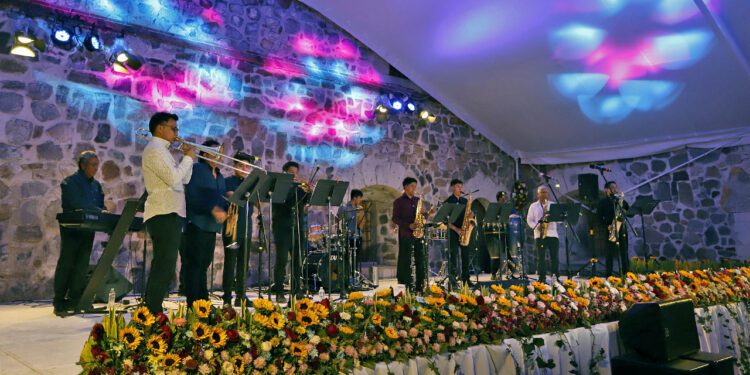 La Dinastía Diaz presentó un repertorio de gala que dejó a los asistentes muy emocionados.