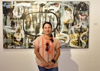 Fotos: Rubén Morales // Con 20 años de trayectoria, Alejandra Villegas también muestra obras en collage.