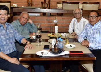 Fotos: Rubén Morales // El festejado pasó un muy ameno momento al lado de sus amigos