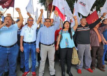El magisterio también exige la reinstalación inmediata de todos los trabajadores cesados sin condicionamiento.