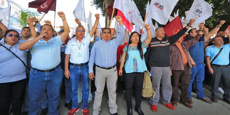 El magisterio también exige la reinstalación inmediata de todos los trabajadores cesados sin condicionamiento.