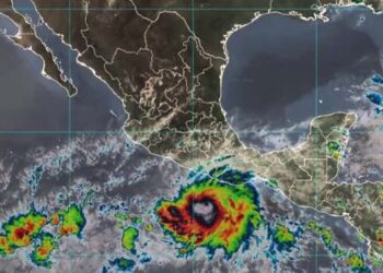 Las autoridades recordaron que este año se esperan de 16 a 20 depresiones tropicales y huracanes en el Océano Pacífico.