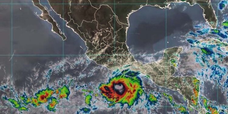 Las autoridades recordaron que este año se esperan de 16 a 20 depresiones tropicales y huracanes en el Océano Pacífico.