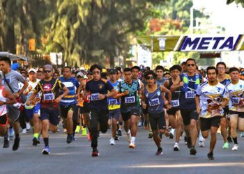 Fotos: Leobardo García Reyes // Más de cuatro mil atletas tomaron parte en la Carrera Inmensamente UABJO.