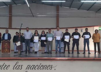 Se les otorgó un reconocimiento por las actividades que realizaron para la organización del 80 aniversario.